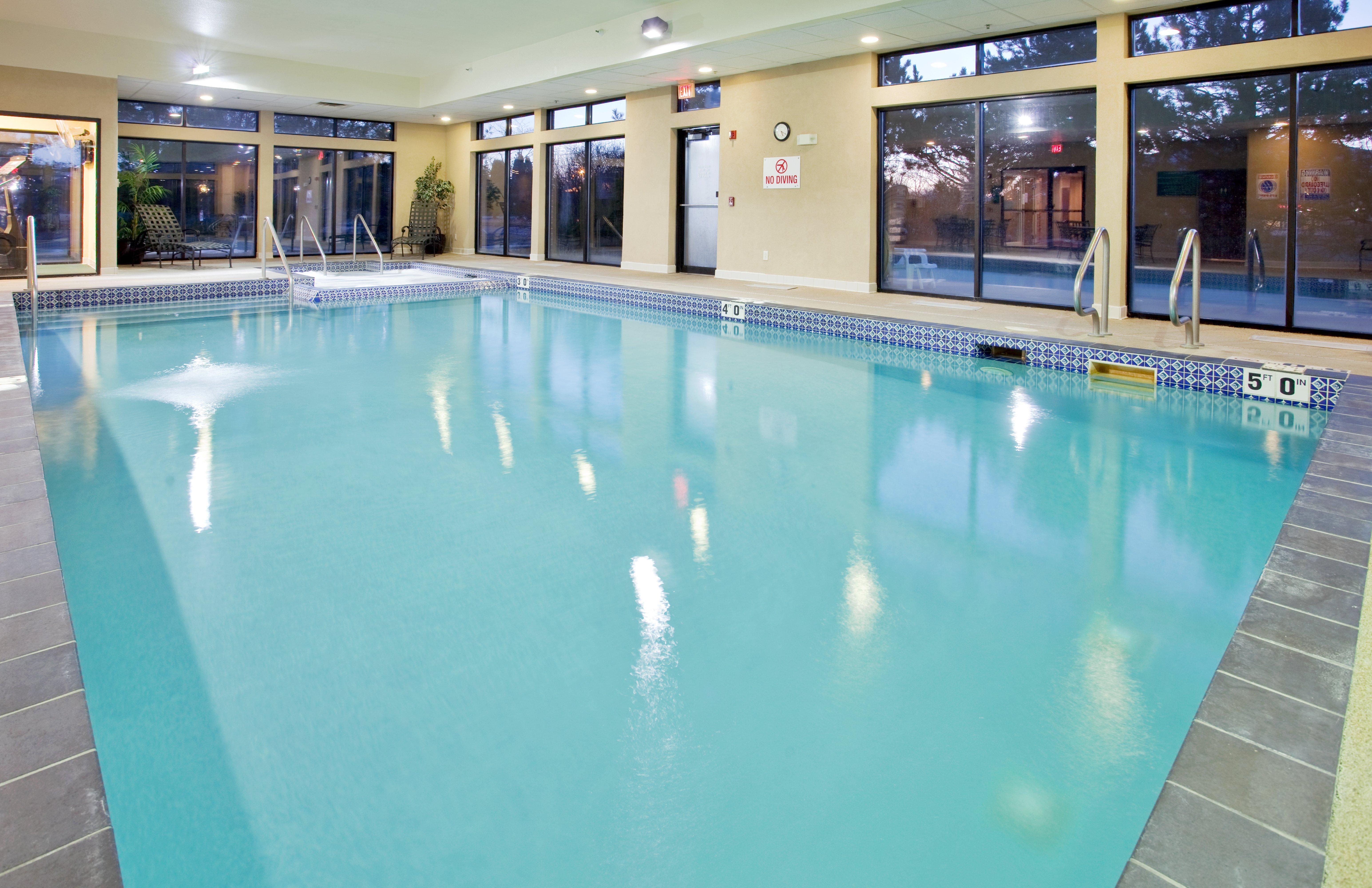 Holiday Inn Express Hotel Germantown - Northwest Milwaukee, An Ihg Hotel Ngoại thất bức ảnh