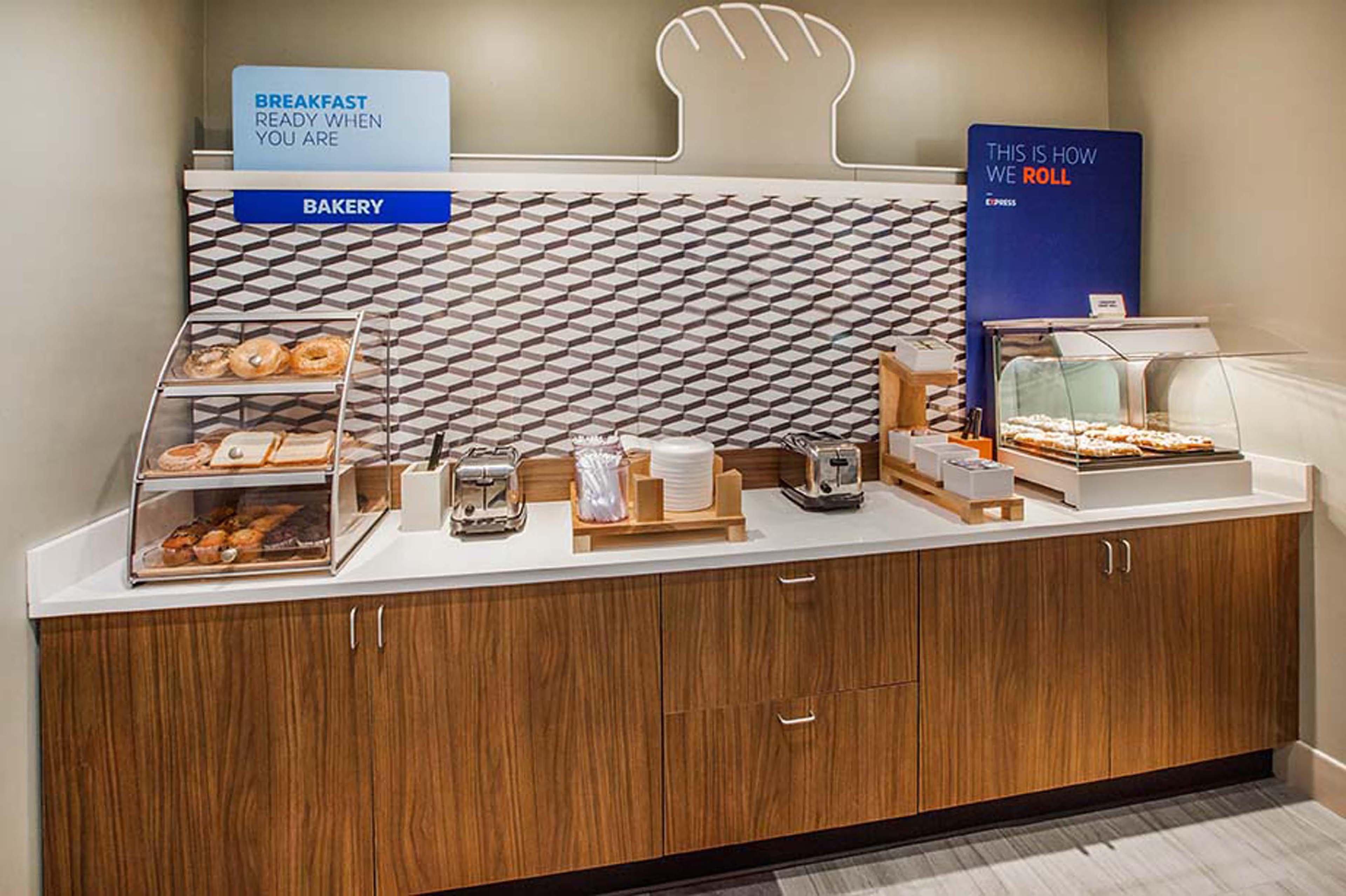 Holiday Inn Express Hotel Germantown - Northwest Milwaukee, An Ihg Hotel Ngoại thất bức ảnh