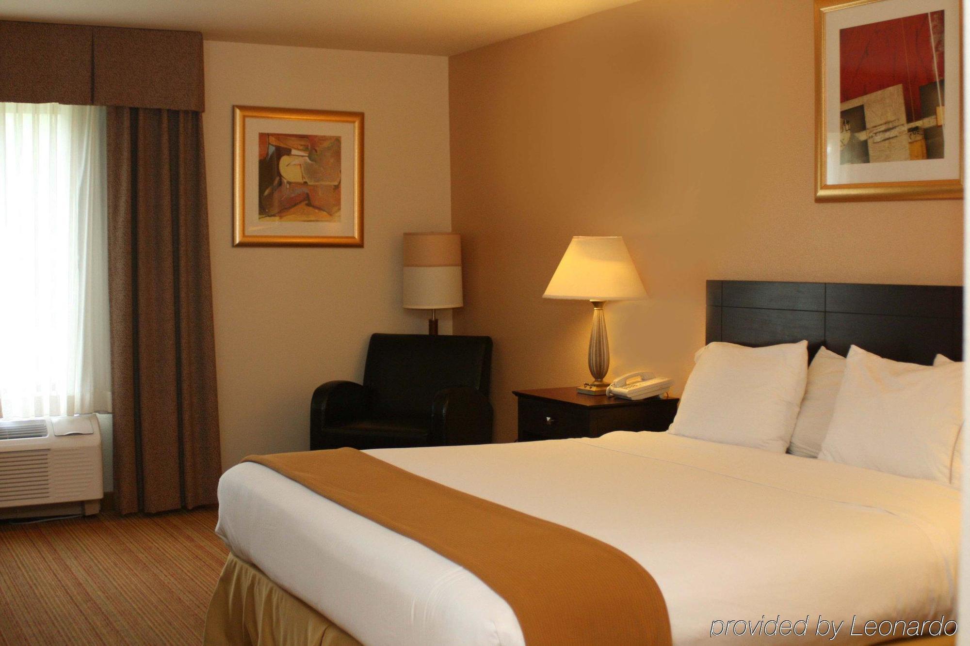 Holiday Inn Express Hotel Germantown - Northwest Milwaukee, An Ihg Hotel Ngoại thất bức ảnh
