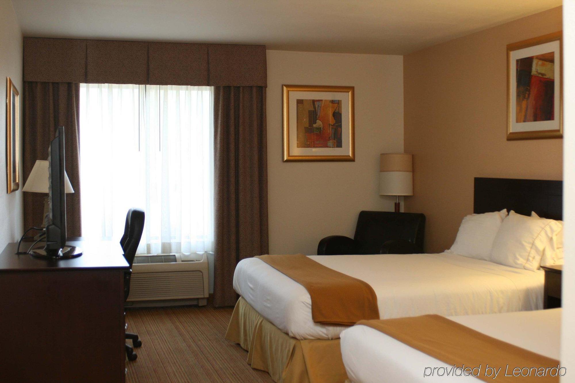 Holiday Inn Express Hotel Germantown - Northwest Milwaukee, An Ihg Hotel Ngoại thất bức ảnh