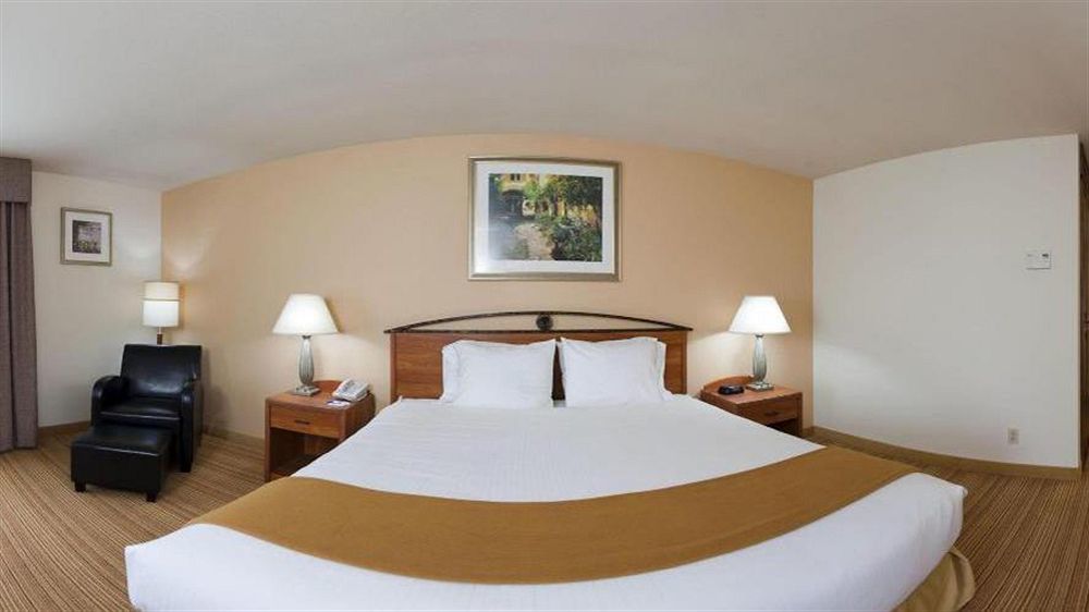Holiday Inn Express Hotel Germantown - Northwest Milwaukee, An Ihg Hotel Ngoại thất bức ảnh